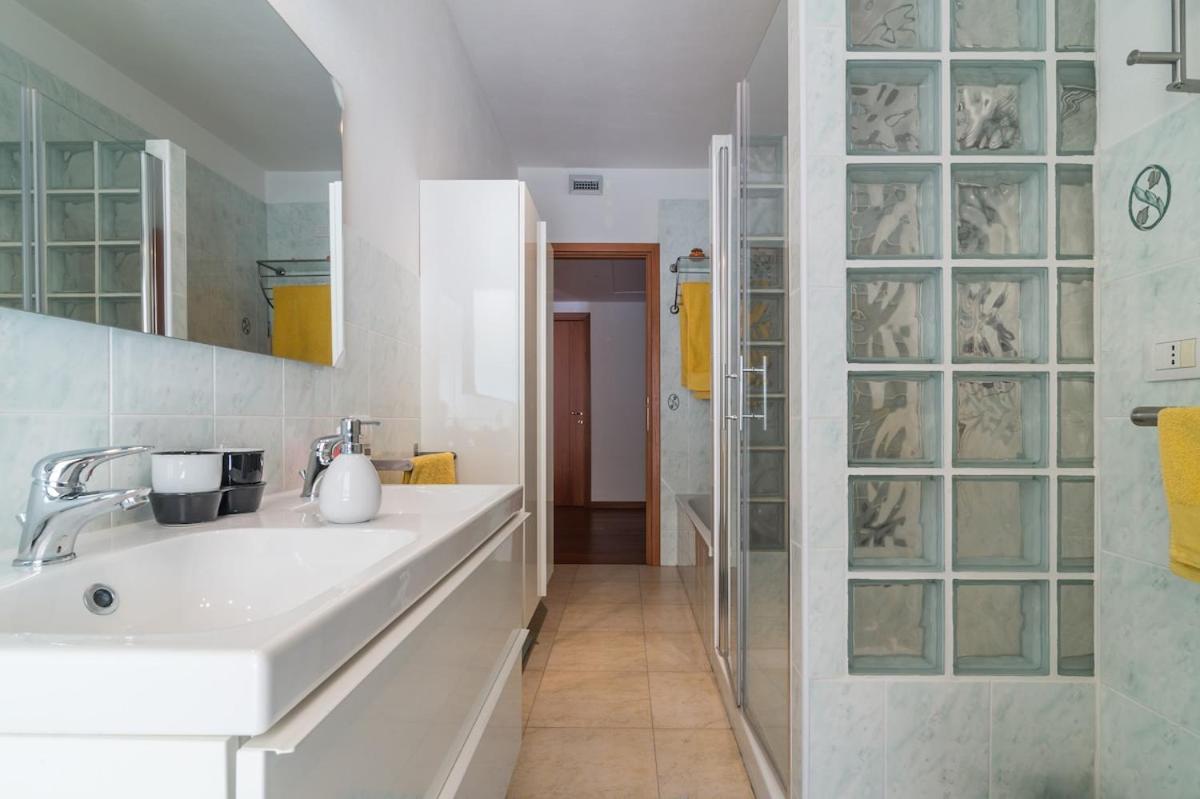 Apartamento La Terrazza Di Sant'Avendrace Cagliari Exterior foto